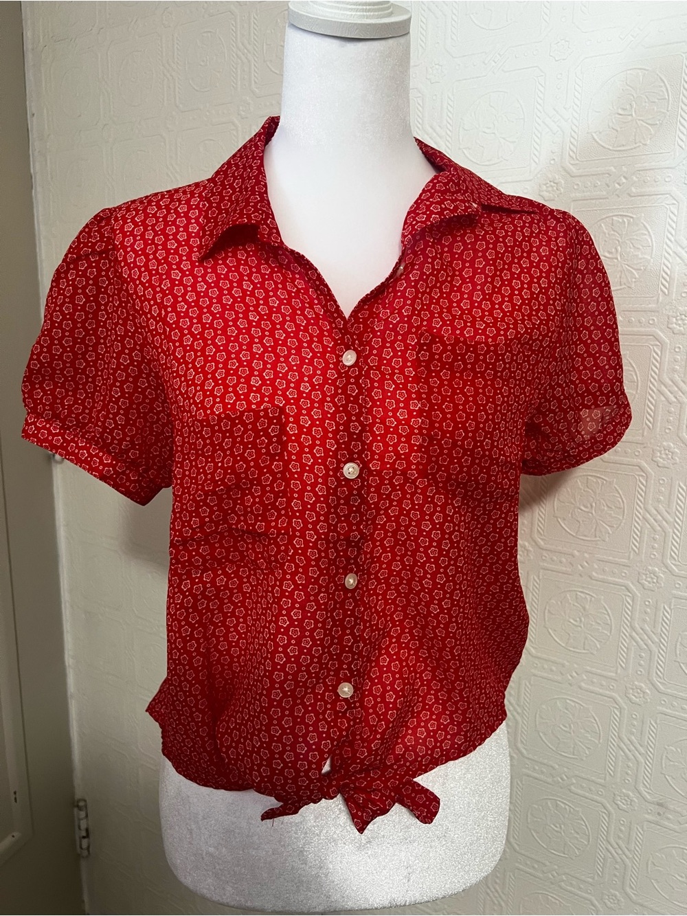 Forever 21 Red Short-Sleeve Button-Down Tie-Front Blouse